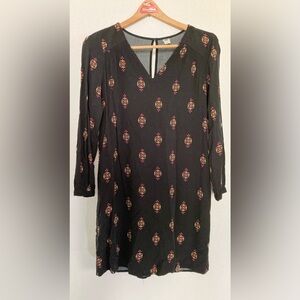 Old Navy 🟣GUC Size Small Graphic 3/4 Sleeve Shift Dress